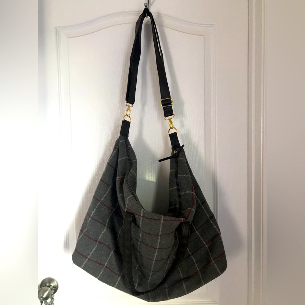 XLarge Unisex Travel Bag gray maroon plaid brown leatherette handles gold detail
